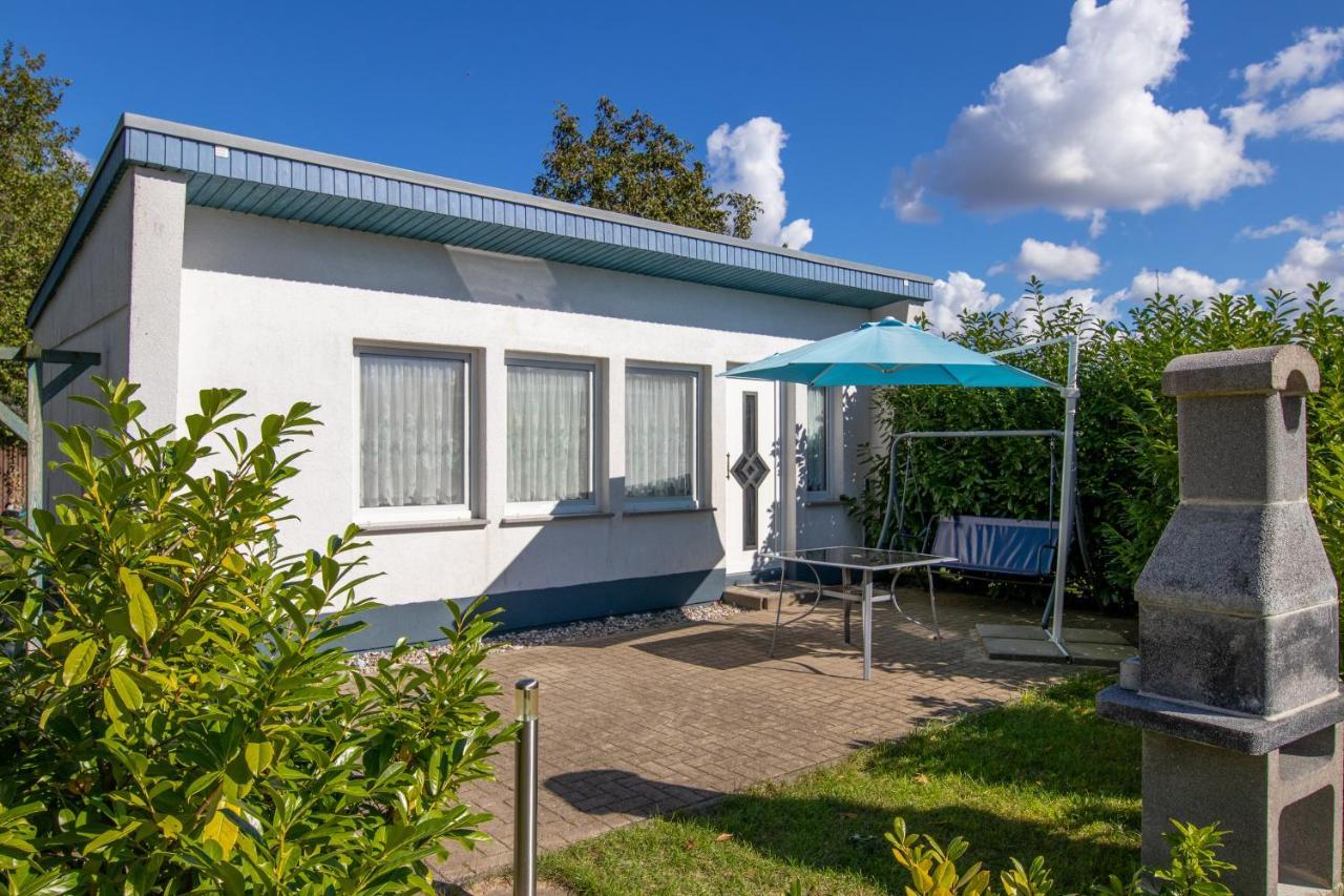 Bungalow Am Waldrand Barth Esterno foto