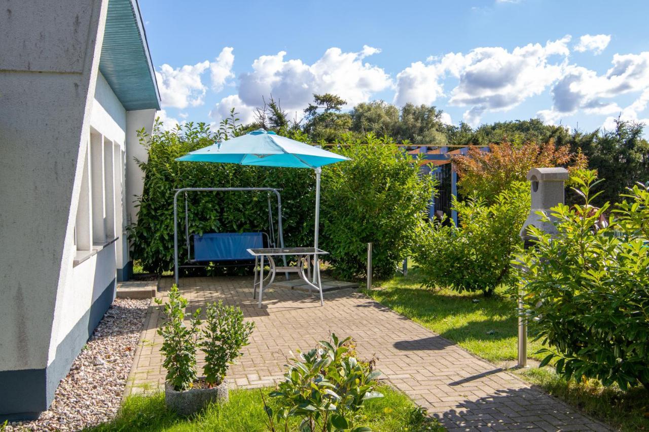 Bungalow Am Waldrand Barth Esterno foto