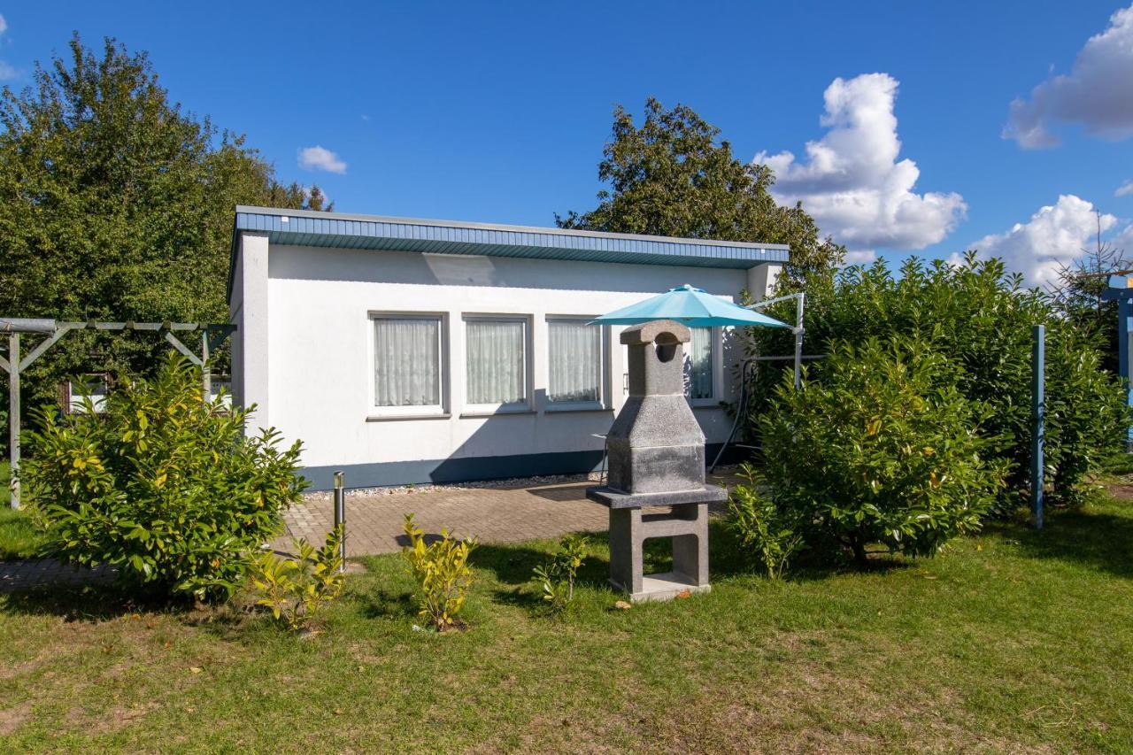 Bungalow Am Waldrand Barth Esterno foto