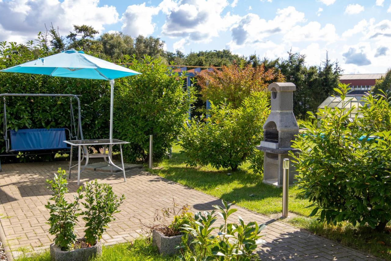 Bungalow Am Waldrand Barth Esterno foto