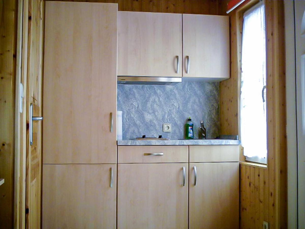 Bungalow Am Waldrand Barth Esterno foto
