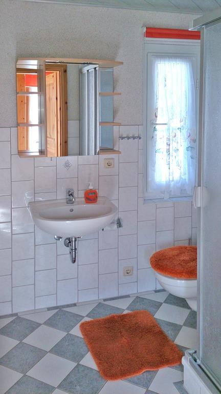 Bungalow Am Waldrand Barth Esterno foto